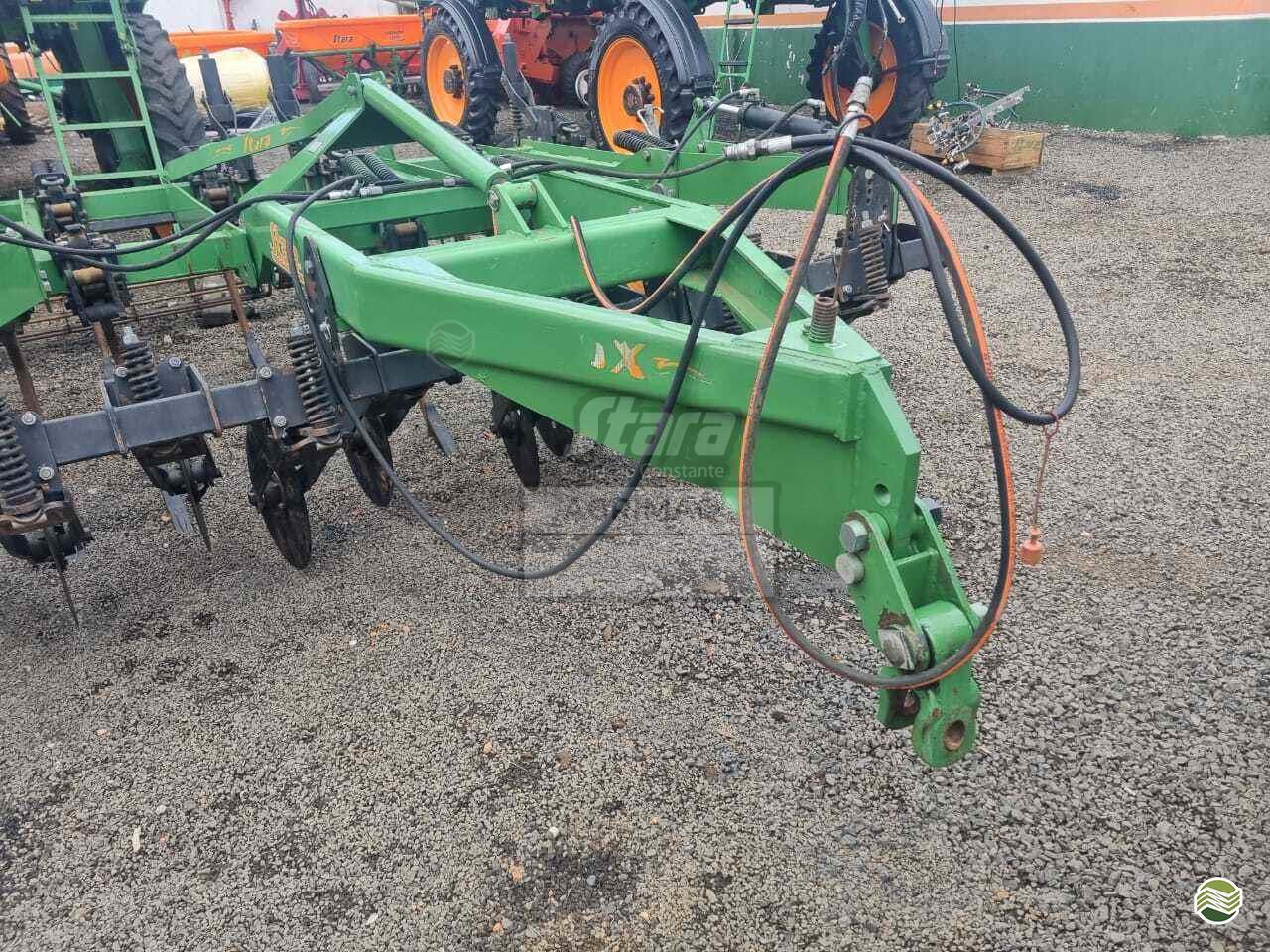 IMPLEMENTOS AGRICOLAS ESCARIFICADOR 11 HASTES DISCO CORTE Agrimaq Máquinas Agrícolas - Stara ARAUCARIA PARANÁ PR